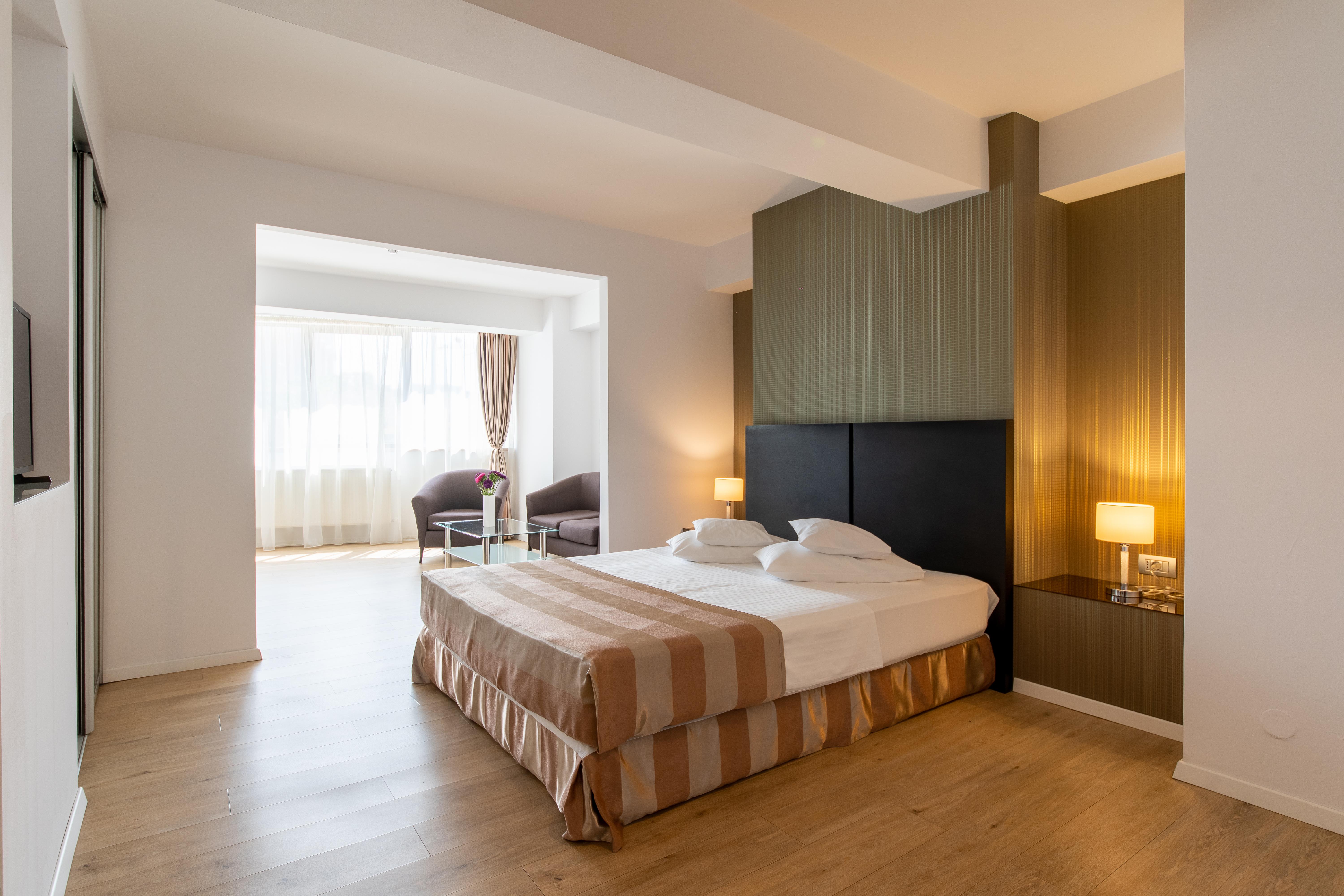 Hotel Parliament Bucharest Exterior photo